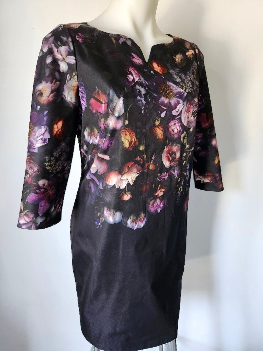 Ted Baker London Shadow Floral ATIENO Black Floral 3/4 Sleeve Dress - Picture 2 of 16
